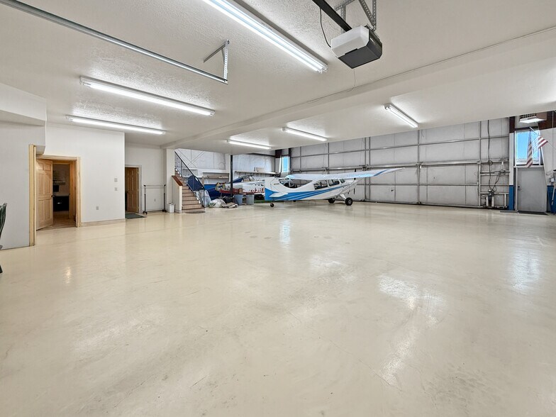More Photos Of 63026 Powell Butte Hwy, Bend Airplane Hangar For Sale
