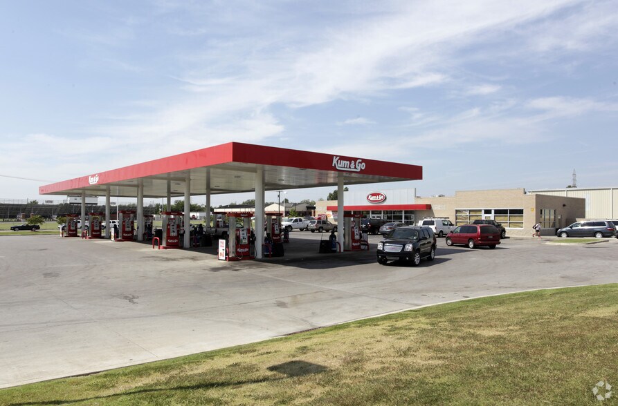 More Photos Of 10603 E 86th St, Owasso Convenience Store For Sale