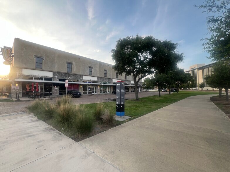 More Photos Of 4835 Martin Luther King Blvd, Houston Fast Food For Lease