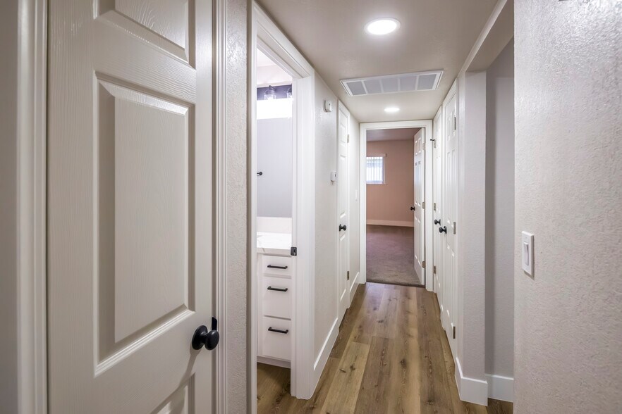 More Photos Of 3789 E Hampton Way, Fresno Apartments For Sale