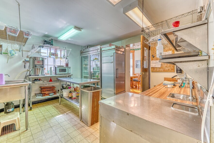 More Photos Of 512 Royal Gorge Blvd, Canon City Restaurant For Sale