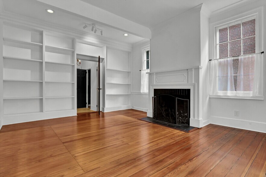 More Photos Of 12 N 5th Ave, Wilmington Office Residential For Sale