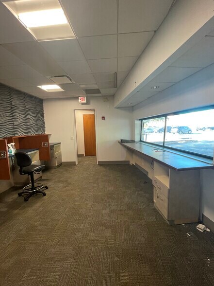 More Photos Of 1640 W Fullerton Ave, Chicago Bank For Lease