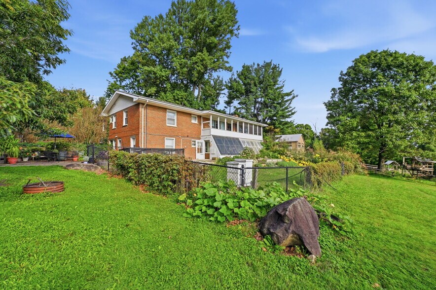 More Photos Of 2637 S Cleveland Massillon Rd, Barberton Winery Vineyard For Sale