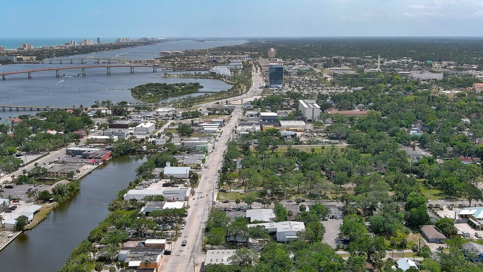 More Photos Of 705 N Beach St, Daytona Beach Manufacturing For Sale