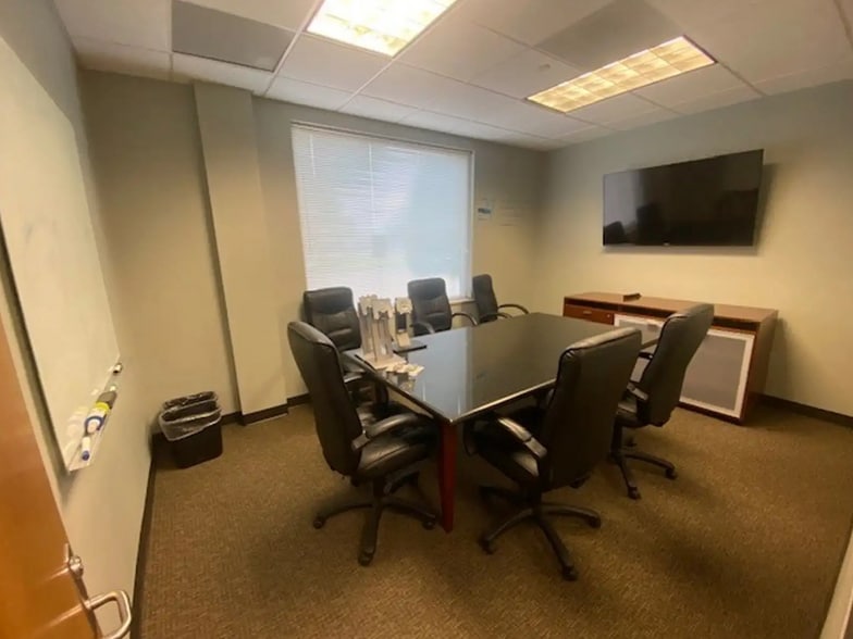 More Photos Of 235 Highlandia Dr, Baton Rouge Office For Lease