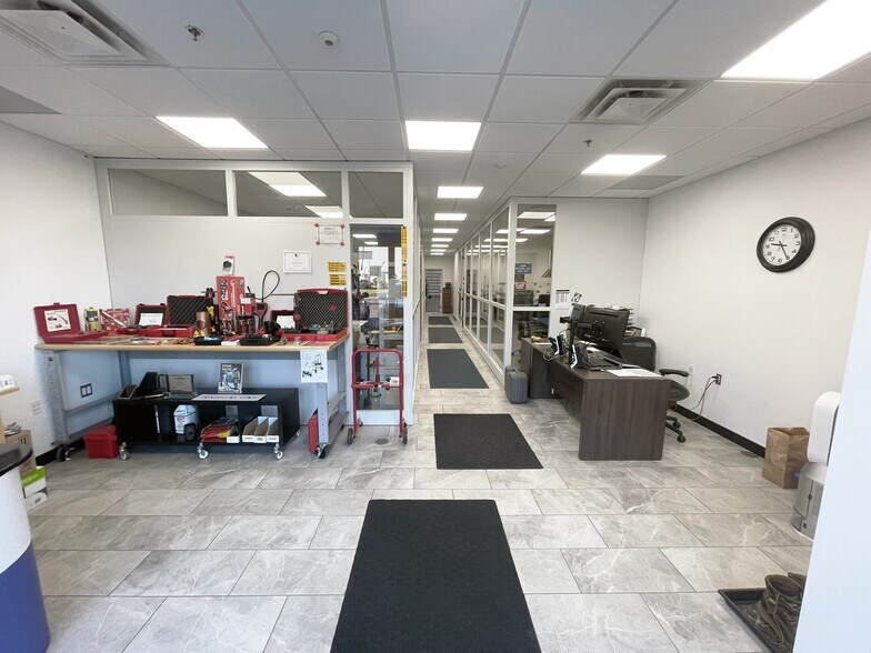 More Photos Of 14165-14185 162 Ave NW, Edmonton Showroom For Sale