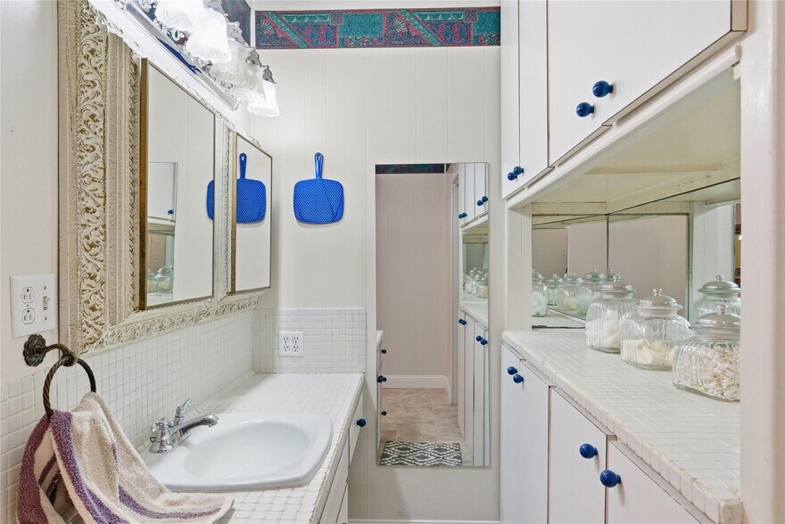 More Photos Of 226 E Blackjack St, Dublin Storefront Retail Residential For Sale