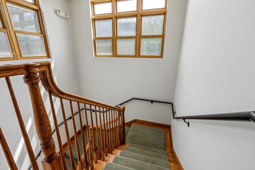 More Photos Of 92 Union Ave, Cresskill Office For Sale
