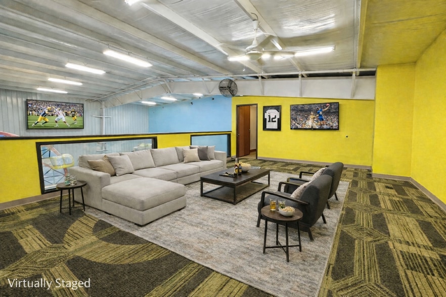 More Photos Of 2509 S 1st St, Terre Haute Showroom For Sale