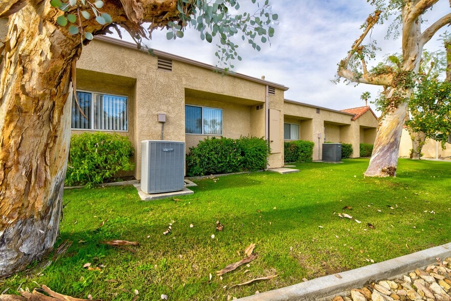 More Photos Of 72805 Park View Dr, Palm Desert Apartments For Sale