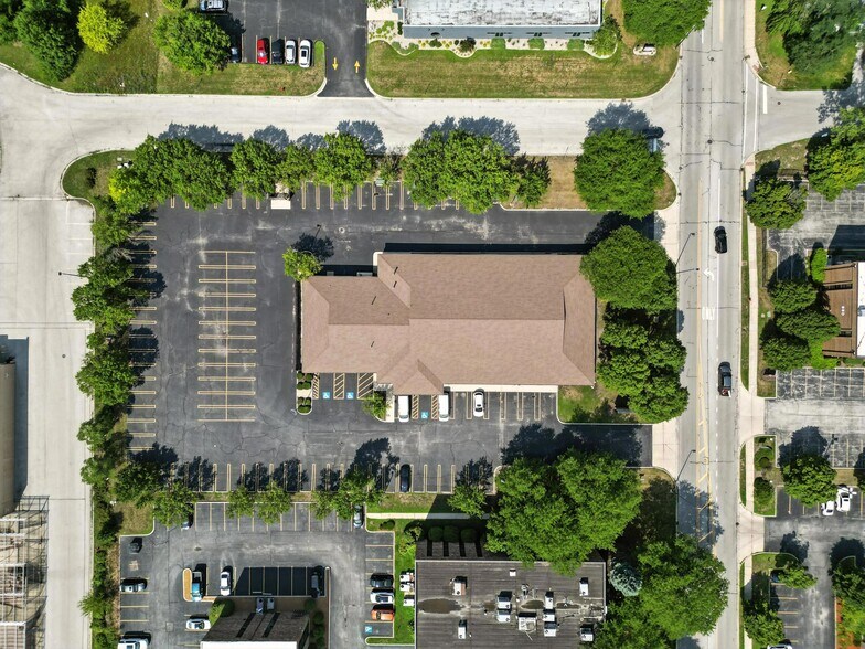 More Photos Of 955 175th St, Homewood Office For Sale