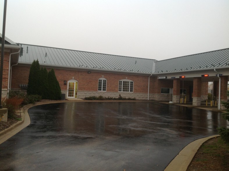 More Photos Of 2429 Randall Rd, Carpentersville Storefront Retail Office For Lease