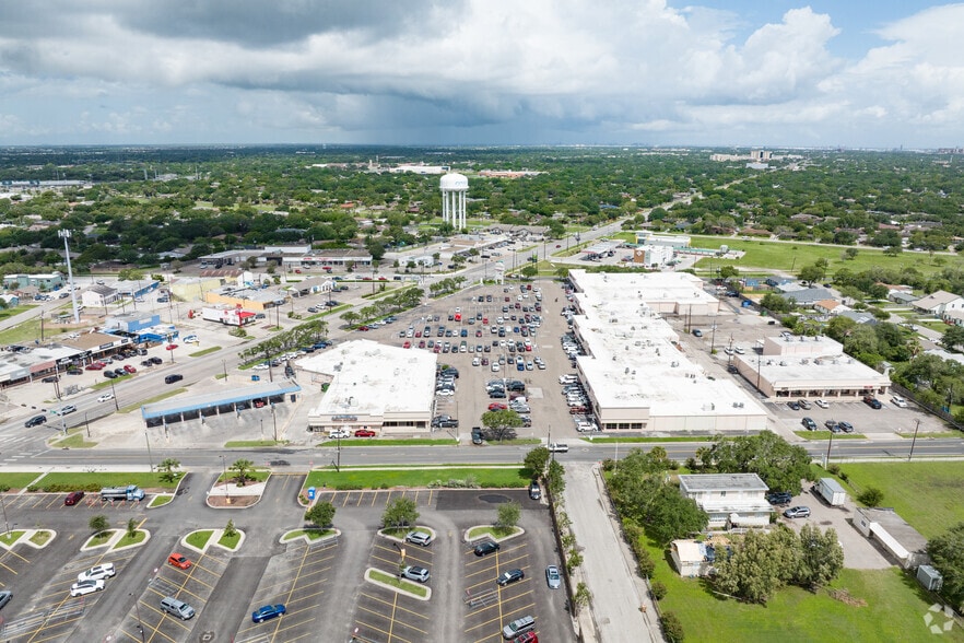 More Photos Of 4200-4250 S Alameda St, Corpus Christi Storefront For Lease