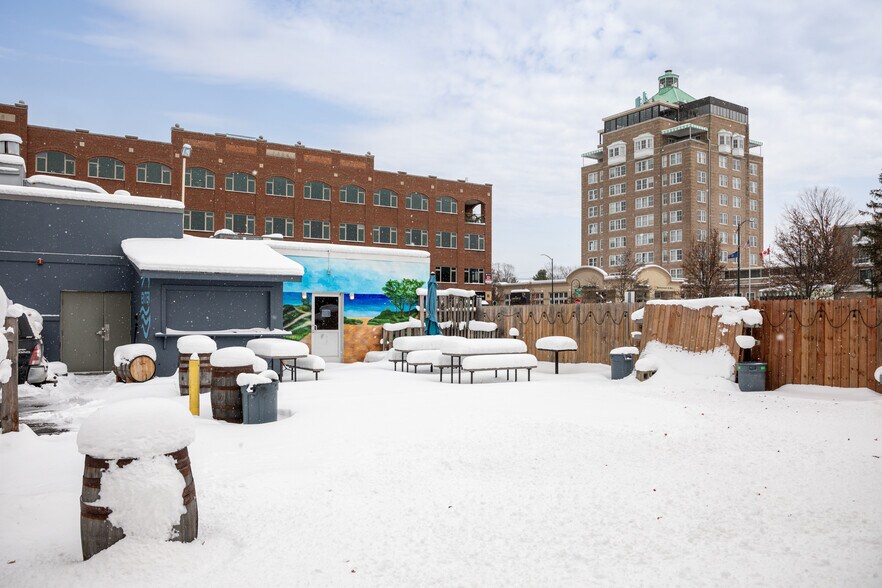 More Photos Of 120 S Park St, Traverse City Restaurant For Sale