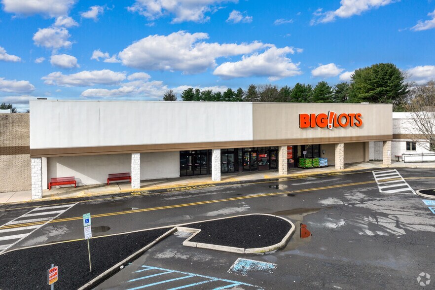 More Photos Of 500-524 Lincoln Hwy, Fairless Hills Freestanding For Lease