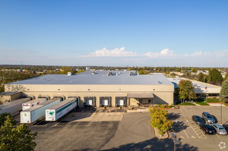 More Photos Of 3202 Latham Dr, Madison Warehouse For Lease