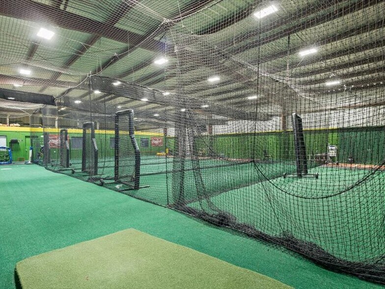 More Photos Of 505 County Line Rd, Rockwall Flex For Sale