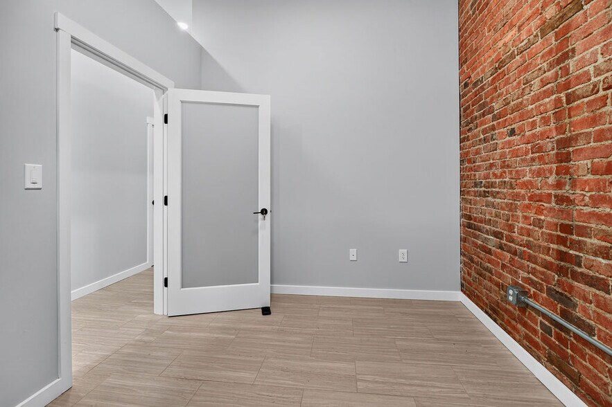 More Photos Of 143 N Wayne Ave, Waynesboro Storefront Retail Office For Sale