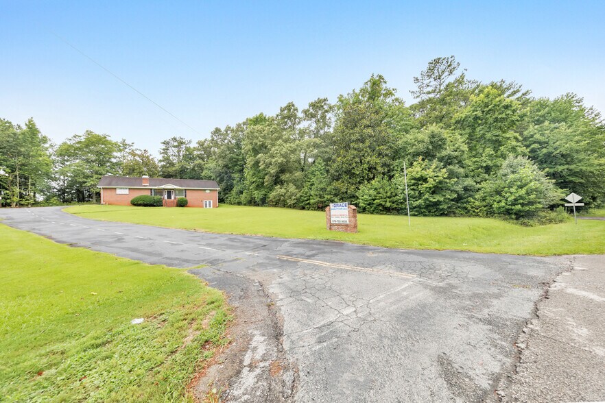 More Photos Of 3289 Powder Springs Rd, Powder Springs Warehouse For Lease