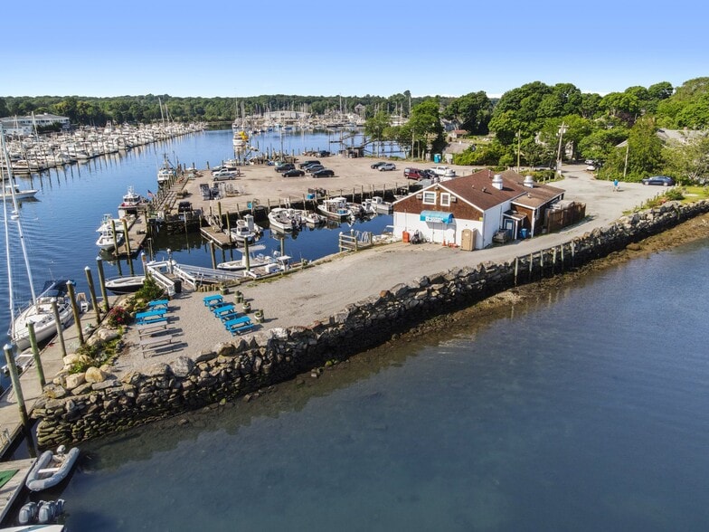 More Photos Of 170 Main St, North Kingstown Specialty For Sale