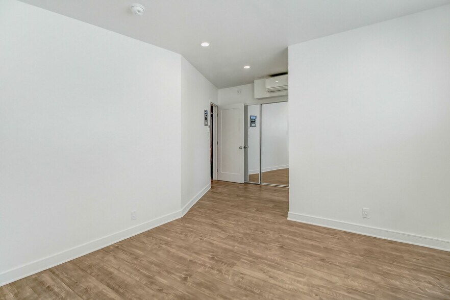 More Photos Of 700 S 6th St, Burbank Apartments For Sale