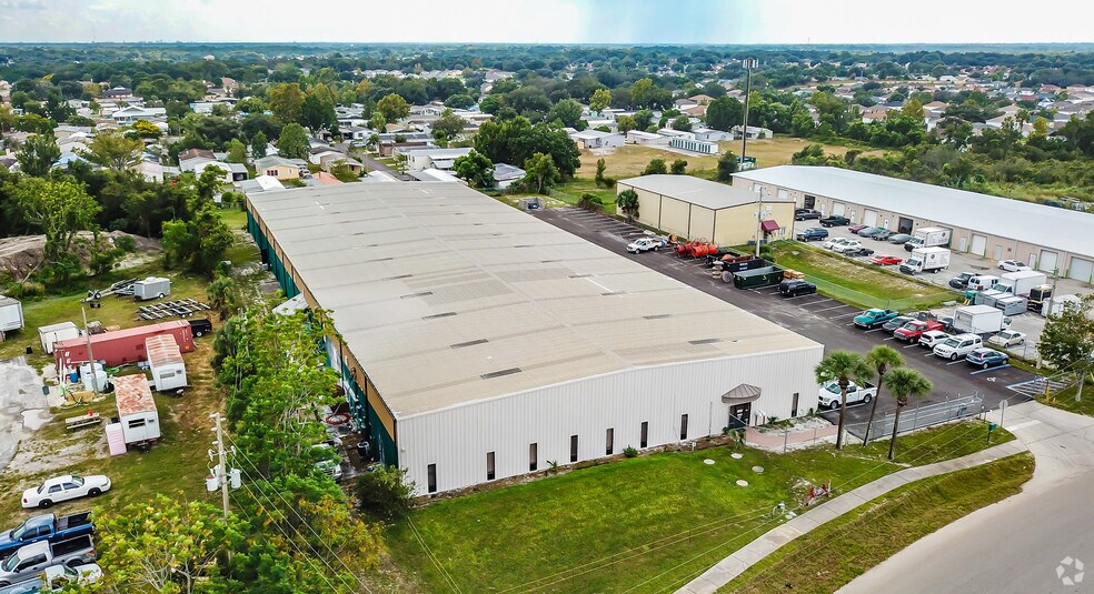 More Photos Of 2402 Clark St, Apopka Manufacturing For Lease