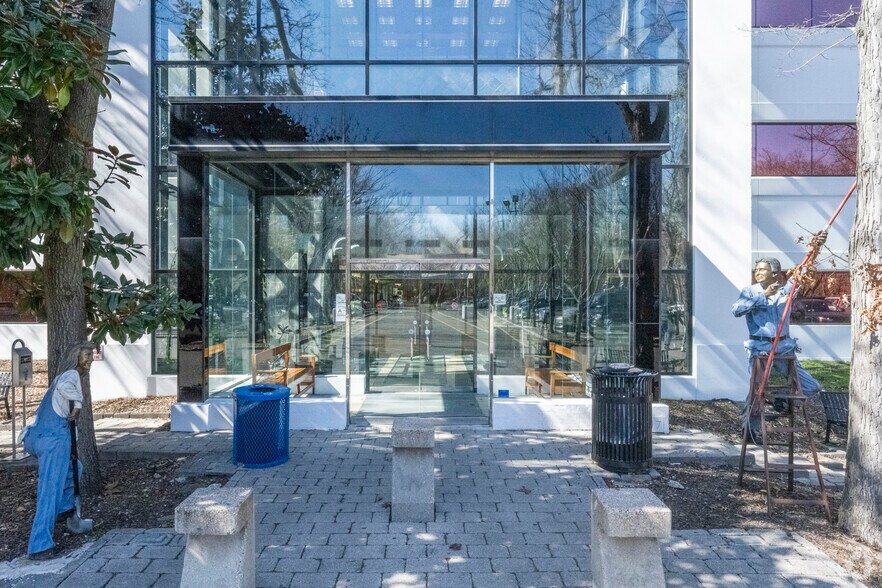 More Photos Of 1200 South Ave, Staten Island Office For Lease