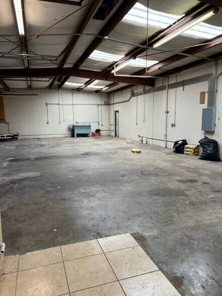 More Photos Of 120 Precision, Buda Warehouse For Lease