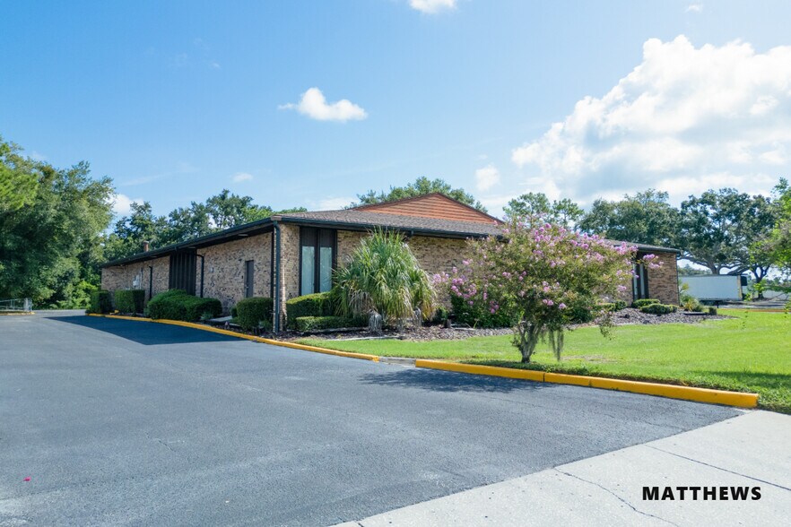 Primary Photo Of 2140 E Edgewood Dr, Lakeland Office For Sale