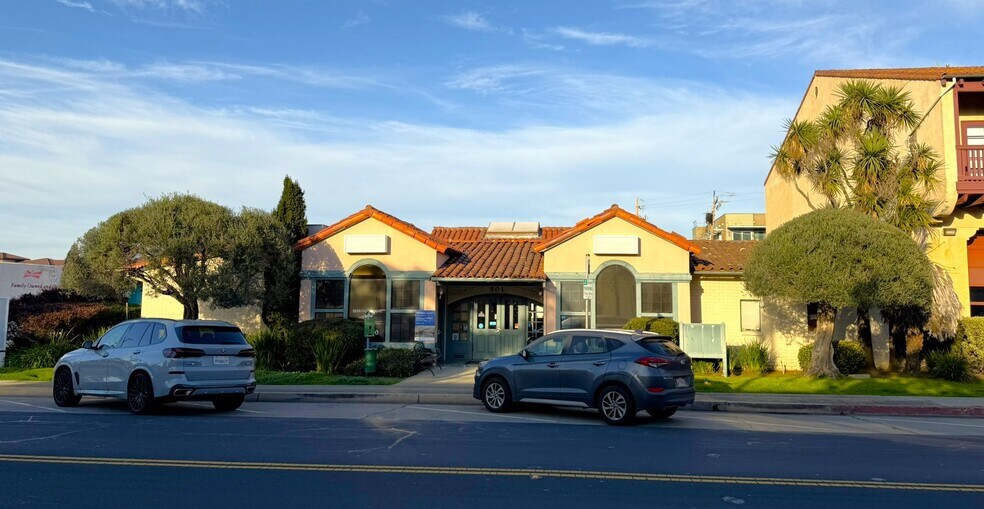 More Photos Of 501 Laurel St, San Carlos Veterinarian Kennel For Lease