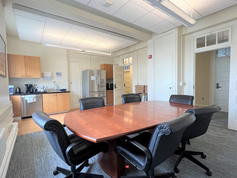 More Photos Of 1808 Wedemeyer St, San Francisco Office For Lease