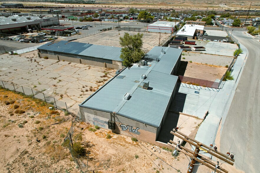 More Photos Of 880 Laverne Ave, Barstow Warehouse For Lease