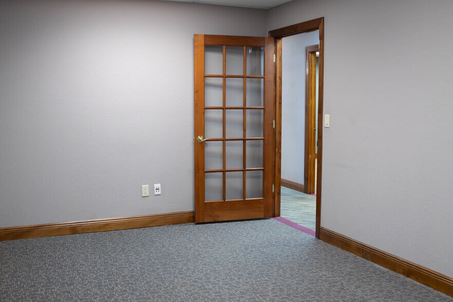 More Photos Of 5023-5047 Central Ave, Saint Petersburg Medical For Lease