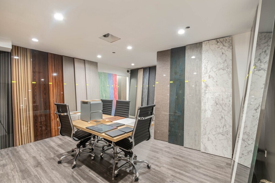 More Photos Of 12863 San Fernando Rd, Sylmar Manufacturing For Sale