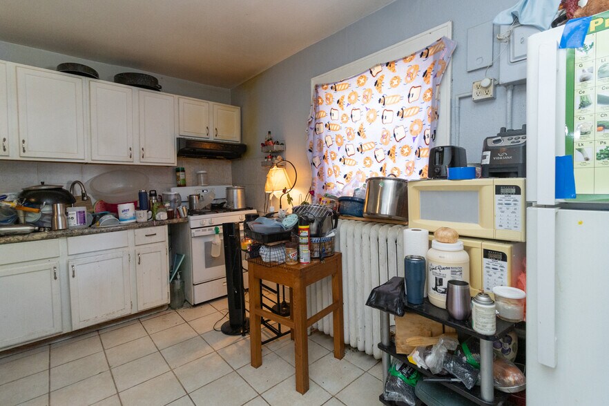 More Photos Of 1321 Payne Ave, Saint Paul Storefront Retail Residential For Sale