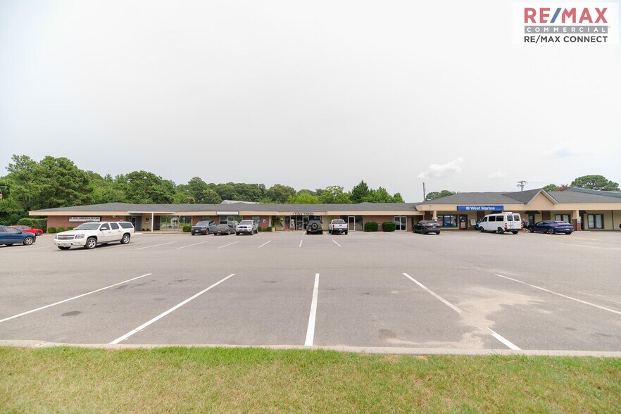 More Photos Of 1747-1811 George Washington Memoria Hwy, Gloucester Point Unknown For Lease