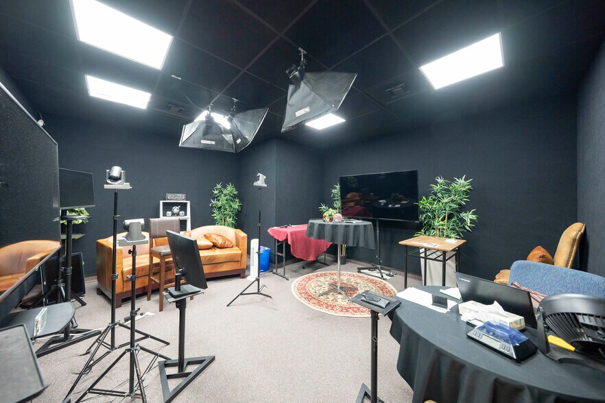 More Photos Of 910 N Amelia Ave, San Dimas Office For Lease