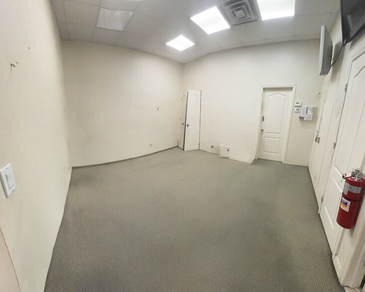 More Photos Of 1813 65th St, Brooklyn Storefront Retail Office For Lease