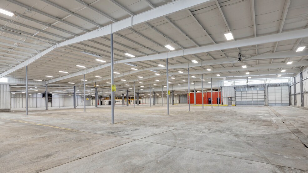 More Photos Of 403 W Admiral Doyle Dr, New Iberia Distribution For Lease