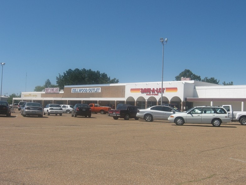 More Photos Of 880 Brookway Blvd, Brookhaven Storefront For Lease