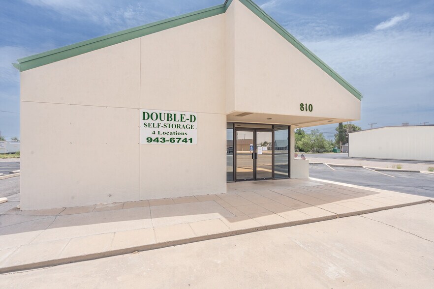 More Photos Of 810 S Stockton Ave, Monahans General Retail For Lease