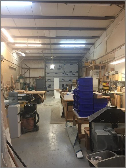 More Photos Of 3663 Arnold Ave, Naples Light Manufacturing For Lease