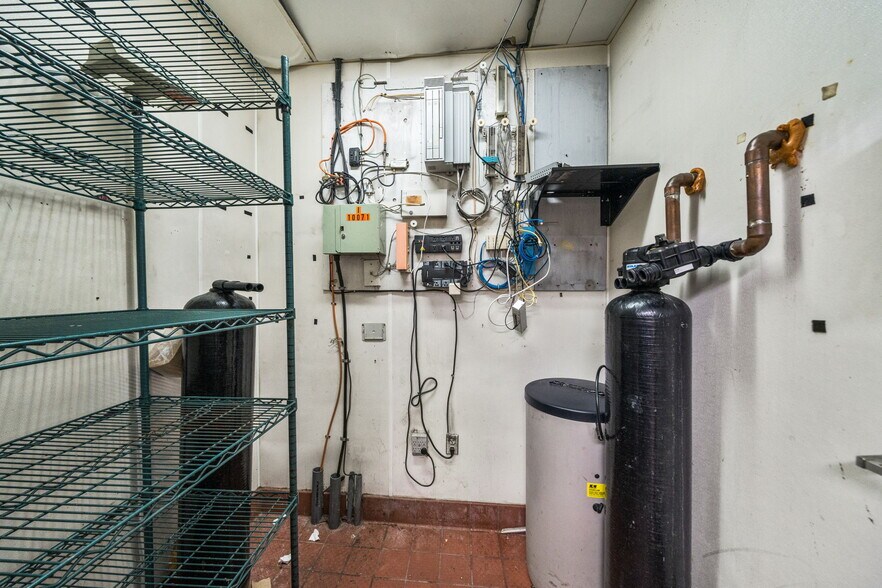 More Photos Of 10071 Hutchison Blvd, Panama City Beach Freestanding For Lease