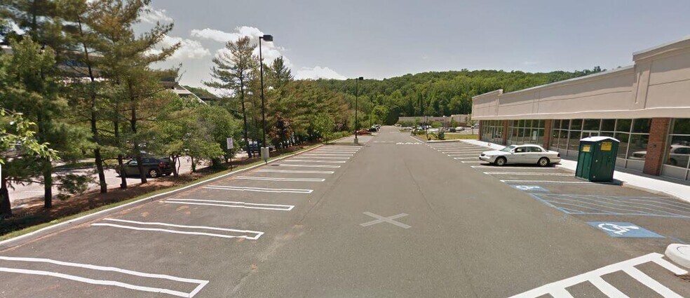 More Photos Of 610-658 White Plains Rd, Tarrytown Storefront For Lease