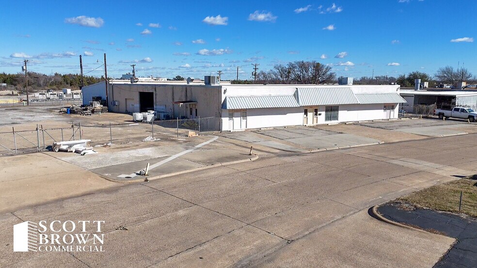 Primary Photo Of 3121 National Cir, Garland Distribution For Lease