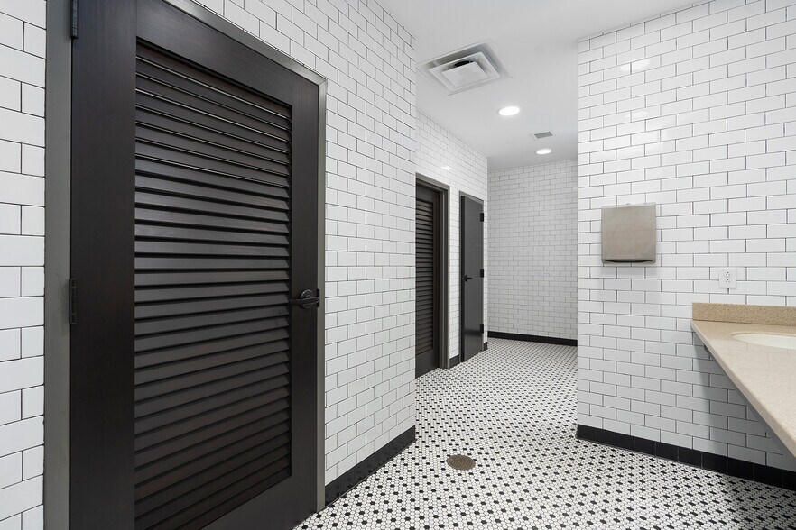 More Photos Of 2145 Chestnut St, Chattanooga Specialty For Lease