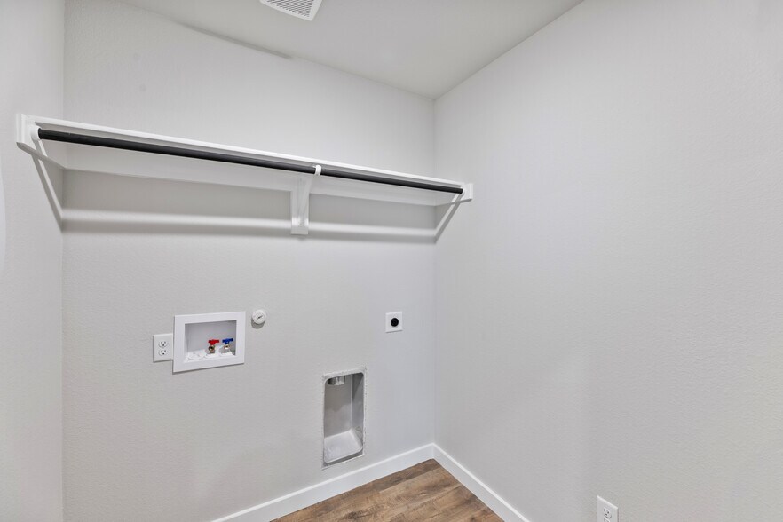 More Photos Of 4405 Clovis Ct, Midlothian Apartments For Sale