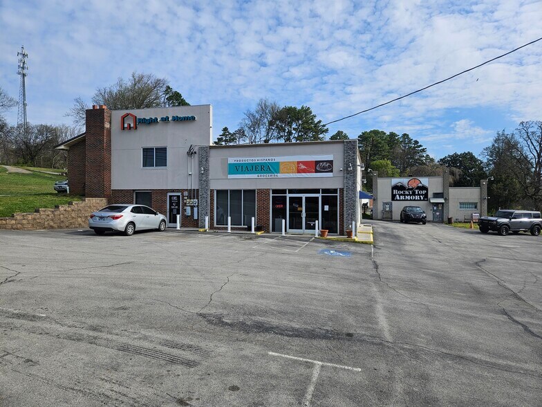 More Photos Of 10922 Chapman Hwy, Seymour General Retail For Lease