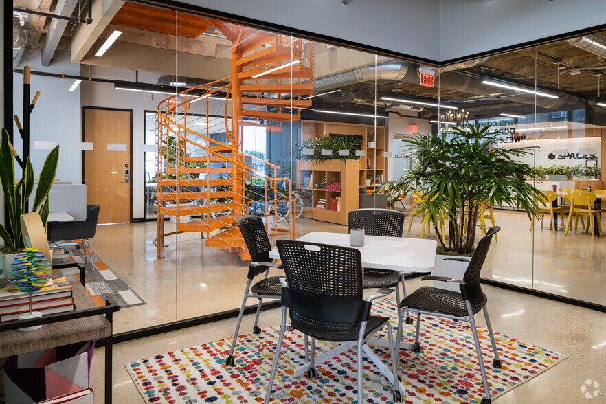 More Photos Of 4625 Lindell Blvd, Saint Louis Office For Sale